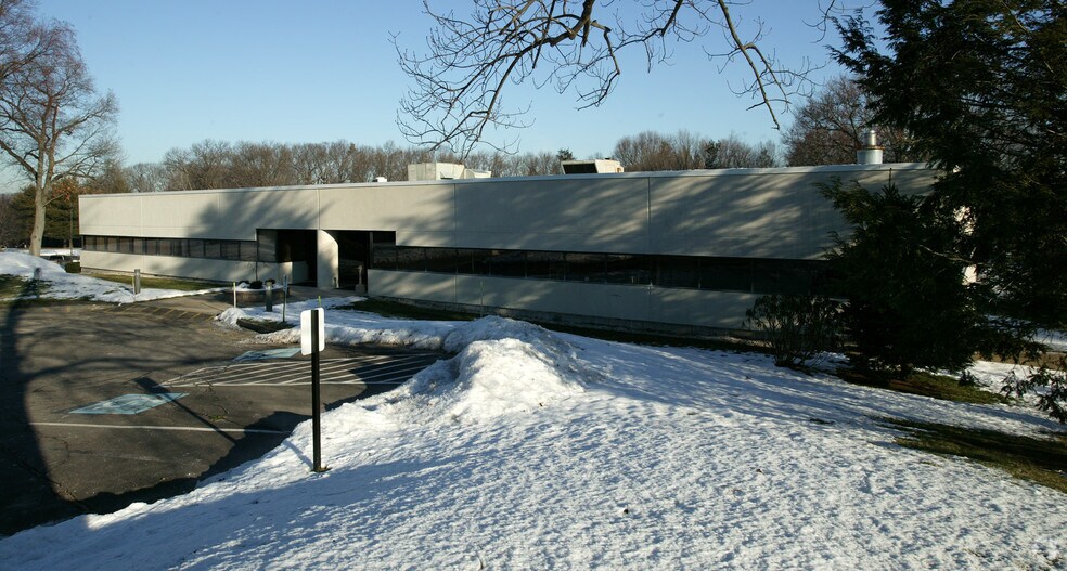 More Photos Of 20 Western Blvd, Glastonbury Office For Lease