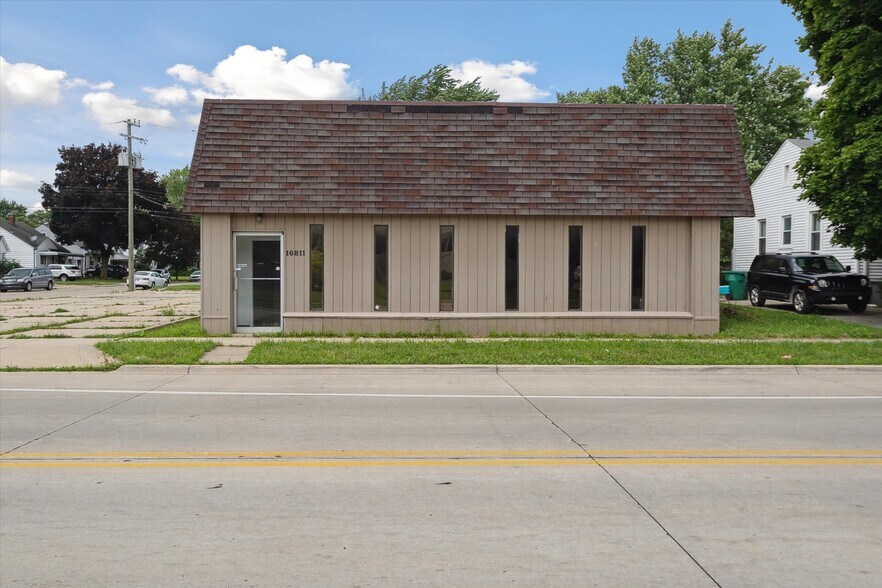 More Photos Of 16811 Stephens, Eastpointe Industrial For Sale