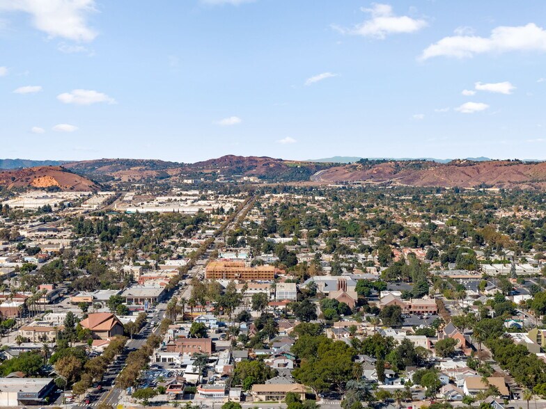 More Photos Of 570 N Towne Ave, Pomona Storefront Retail Office For Lease