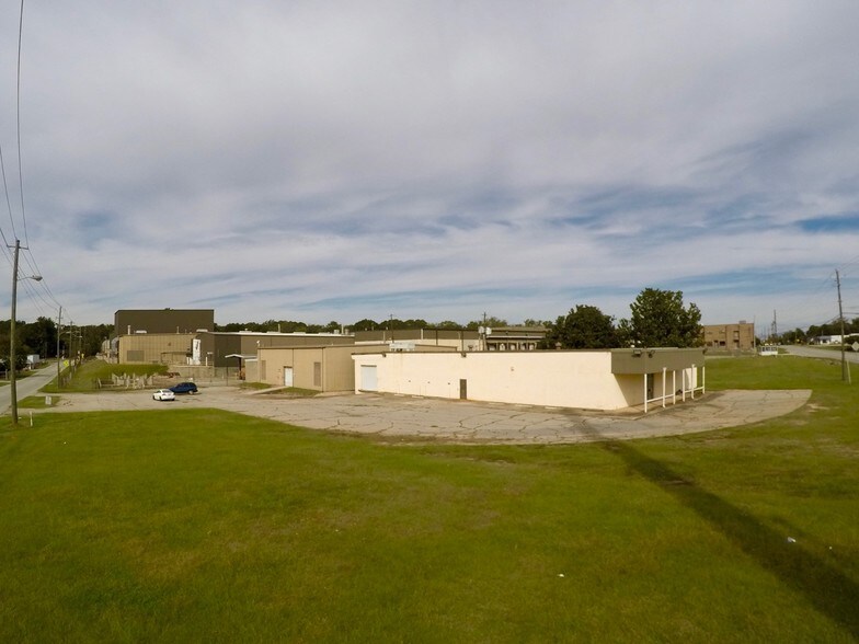 More Photos Of 535 Macon St, McDonough Manufacturing For Lease