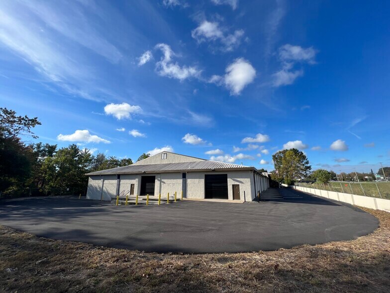 Primary Photo Of 3701 Welsh Rd, Willow Grove Warehouse For Sale