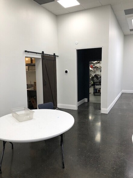 More Photos Of 1783 Mattawa Ave, Mississauga Warehouse For Lease
