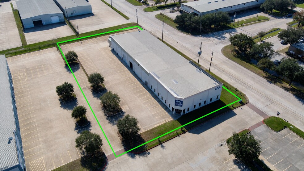 More Photos Of 10851 Train Ct, Houston Warehouse For Lease