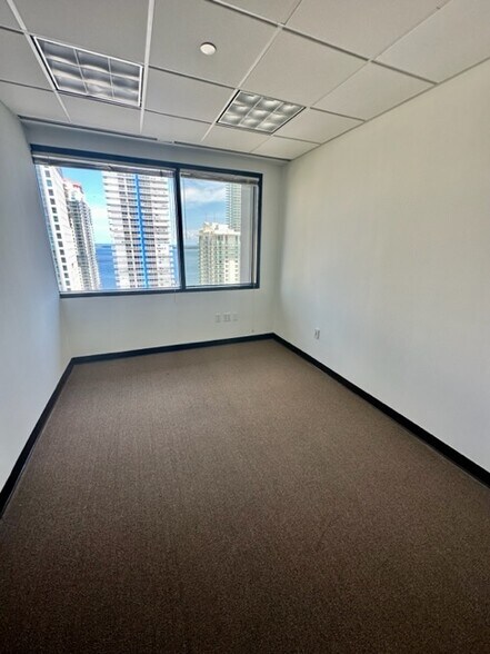 More Photos Of 1200 Brickell Ave, Miami Office For Lease