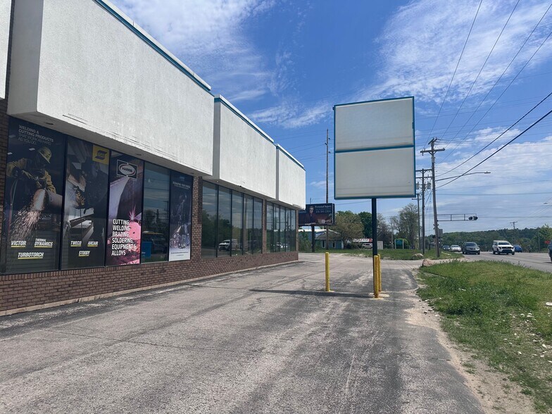 More Photos Of 2360 S Airport Rd W, Traverse City Industrial For Lease