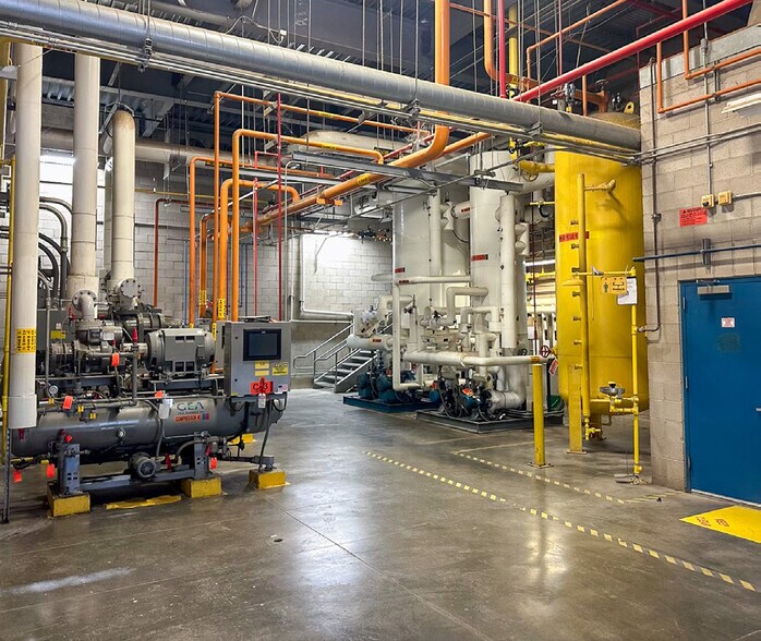 More Photos Of 2121 Browning Rd, Delano Refrigeration Cold Storage For Sale