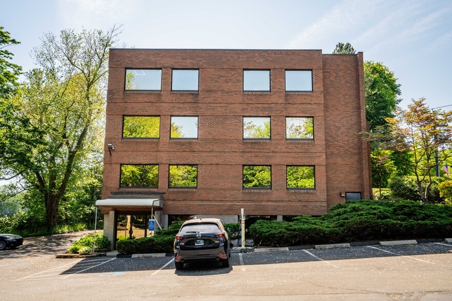 More Photos Of 2751 Dixwell Ave, Hamden Office For Sale