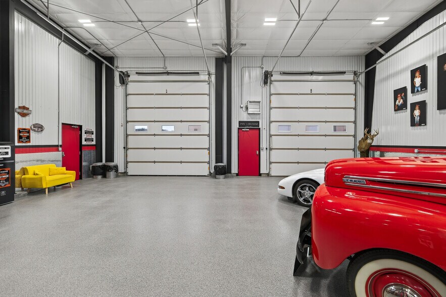 More Photos Of 663 Valerie Ave, Hudson Specialty For Sale