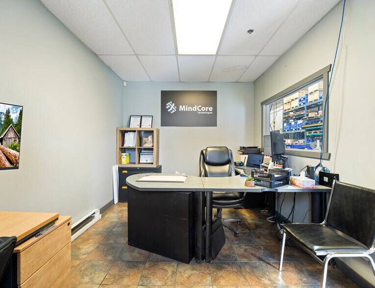More Photos Of 8100-8118 Rue Charles-Édouard-Renaud, Terrebonne Warehouse For Sale