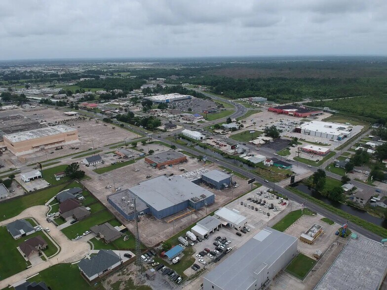 More Photos Of 5801 W Park Ave, Houma General Retail For Sale