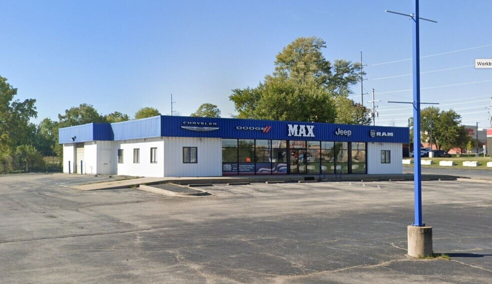 Primary Photo Of 1421 E North Ave, Belton General Retail For Sale