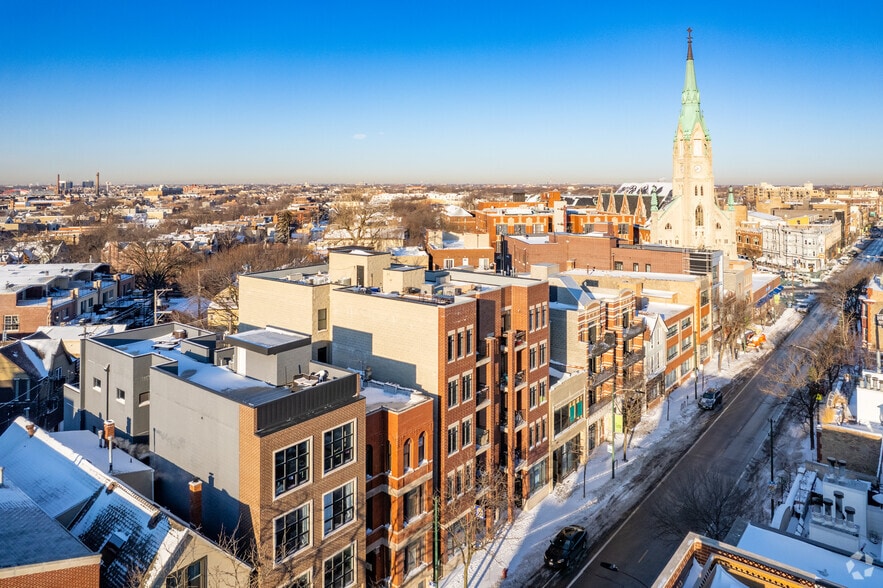 More Photos Of 2936 N Lincoln Ave, Chicago Apartments For Lease