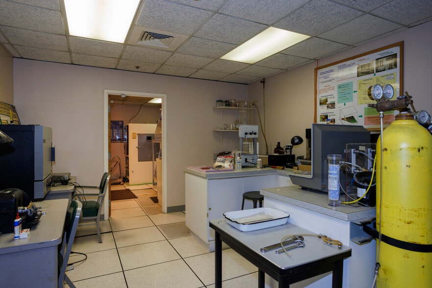 More Photos Of 475 Kedron Ave, Folsom Office For Sale