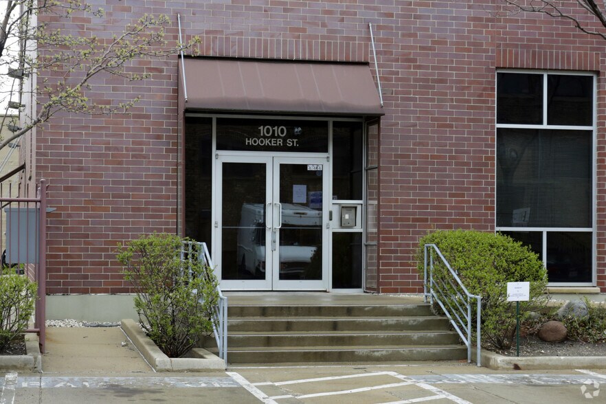 More Photos Of 1010 N Hooker St, Chicago Light Manufacturing For Lease
