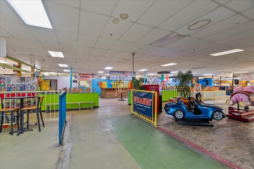 More Photos Of 318 E Long Ave, Fort Worth General Retail For Sale