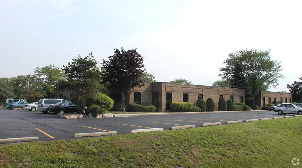 Primary Photo Of 4211 Grove Ave, Gurnee Office For Lease