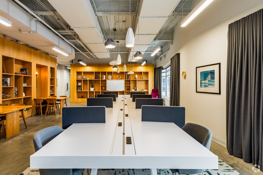 More Photos Of 6425 Living Pl, Pittsburgh Coworking Space