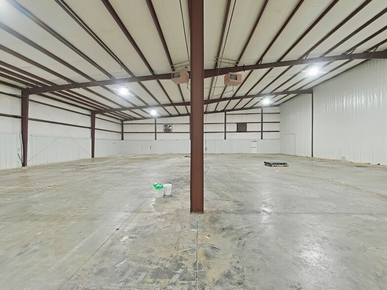 Primary Photo Of 1722 W Broad St, Cookeville Warehouse For Lease