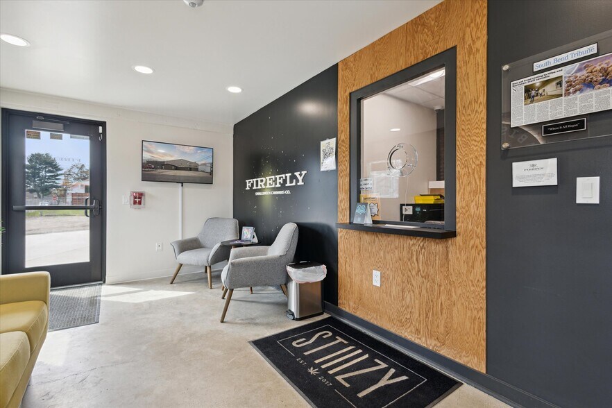 More Photos Of 919 Michigan St, Niles Warehouse For Sale