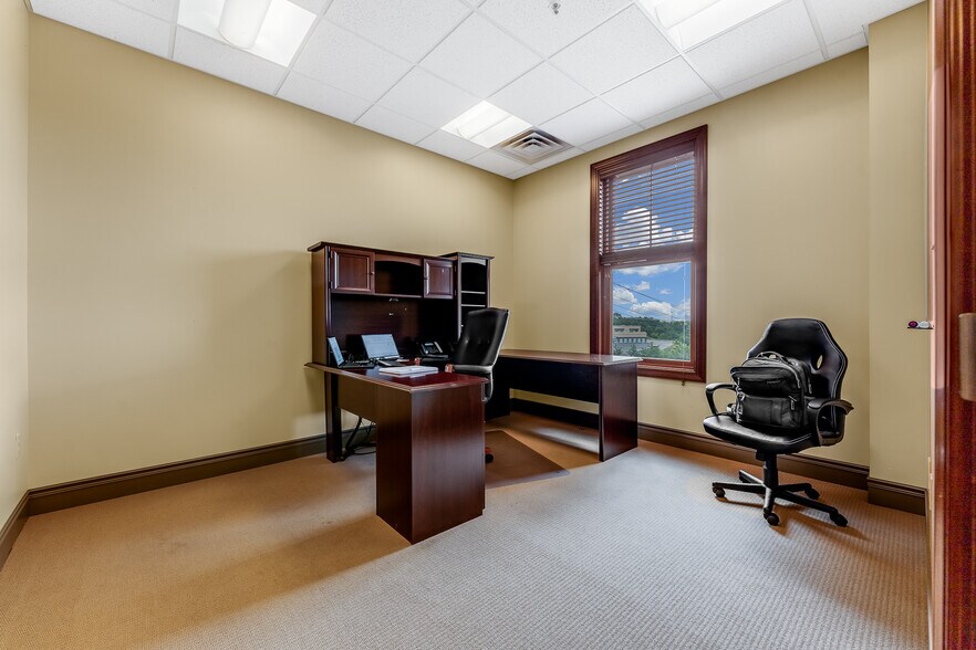 More Photos Of 6-10 Canyon Rd, Morgantown Loft Creative Space For Sale