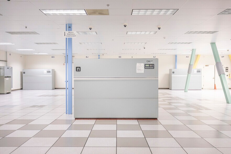 More Photos Of 201 N Sunrise Ave, Roseville Research And Development For Sale