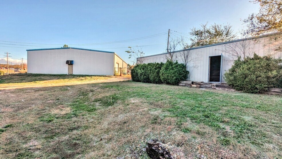 More Photos Of 1598 Park Hill Rd, Tahlequah Warehouse For Sale