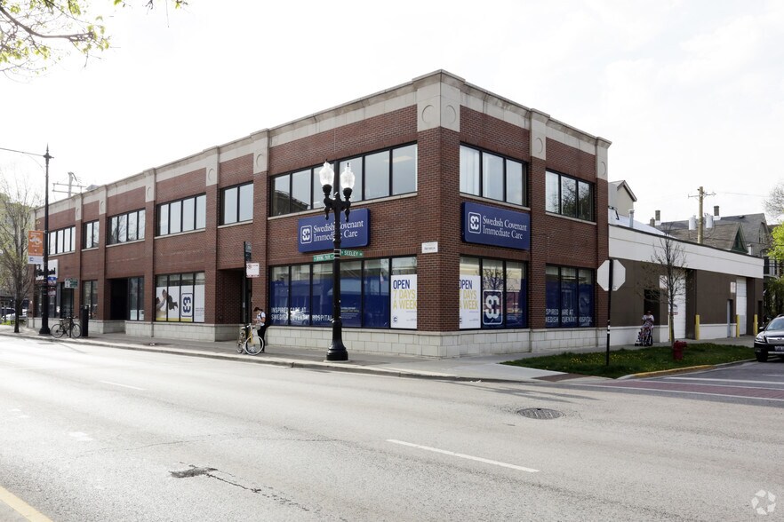 More Photos Of 2015-2019 W Irving Park Rd, Chicago Office For Lease