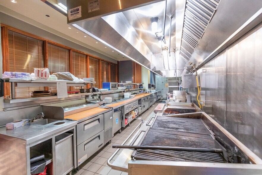 More Photos Of 1000 K St, Sacramento Restaurant For Lease