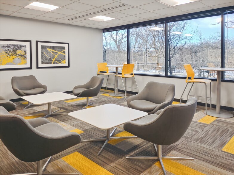 More Photos Of N19W24400 Riverwood Dr, Waukesha Coworking Space