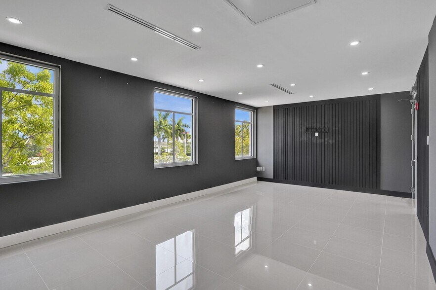 More Photos Of 15620 SW 29th St, Miramar Medical For Sale