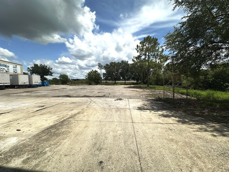 More Photos Of 7904 Interstate Ct, North Fort Myers Warehouse For Lease