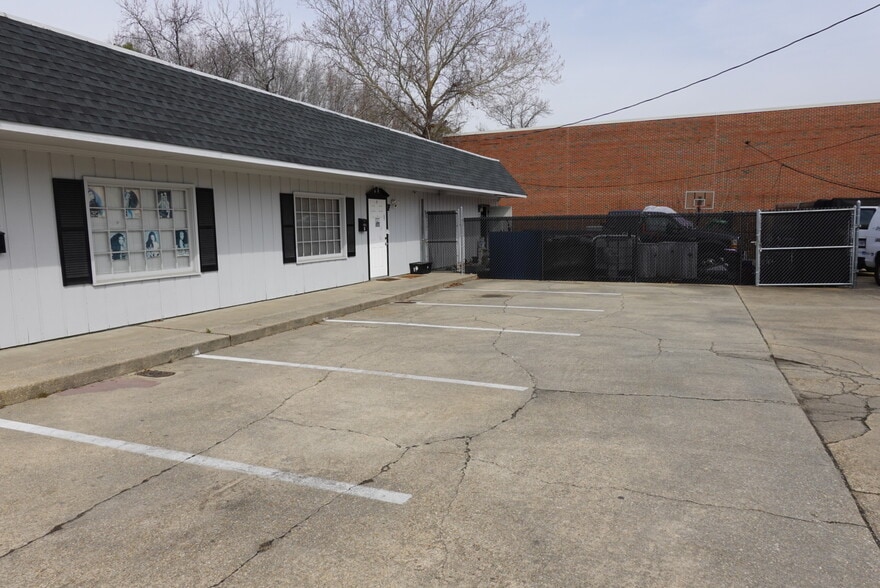 More Photos Of 1806 Hayward Ave, Chesapeake Loft Creative Space For Lease