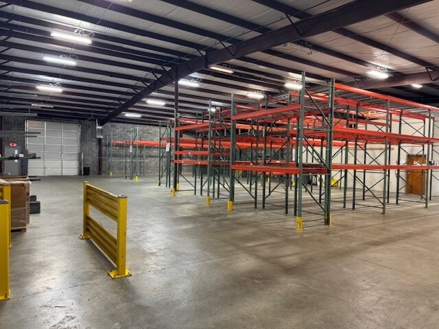 More Photos Of 404 Chicago Dr, Fayetteville Flex For Lease