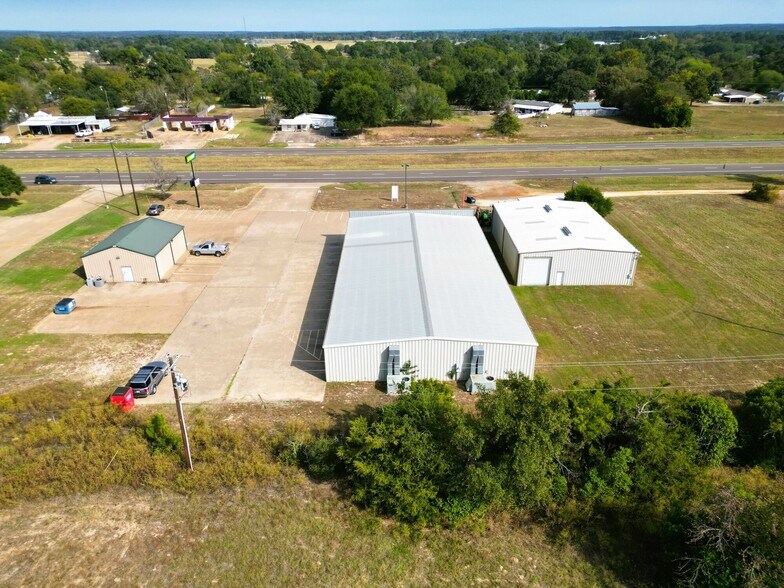 More Photos Of 907 US Highway 287 N, Grapeland Freestanding For Lease