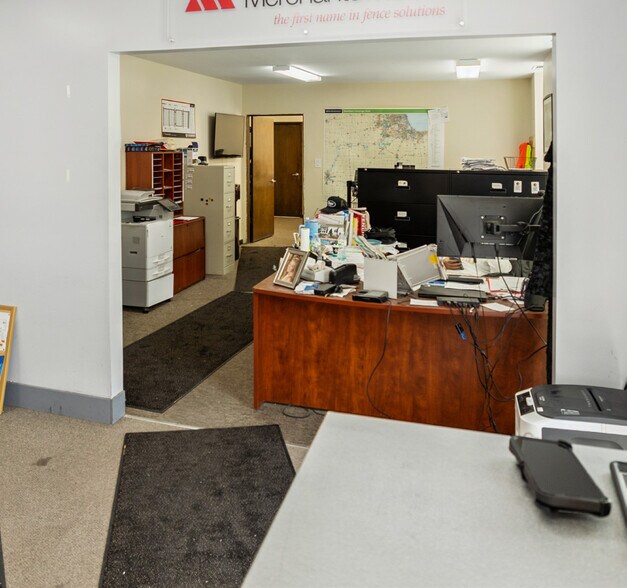 More Photos Of 2950 W 167th St, Markham Warehouse For Lease