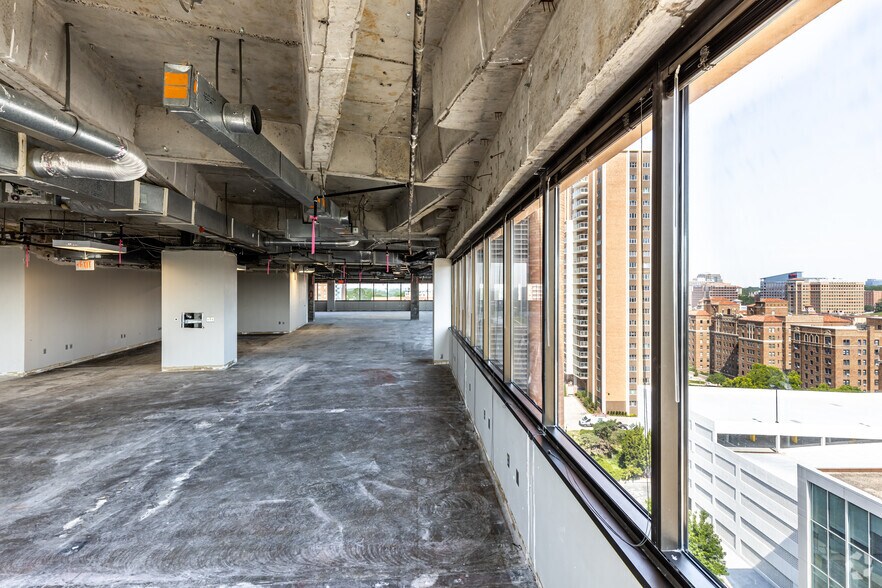More Photos Of 4900 Main St, Kansas City Office For Lease