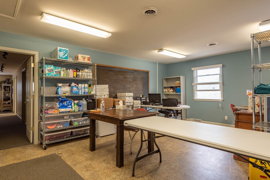 More Photos Of 4101 E 3rd St, Bloomington Office For Lease