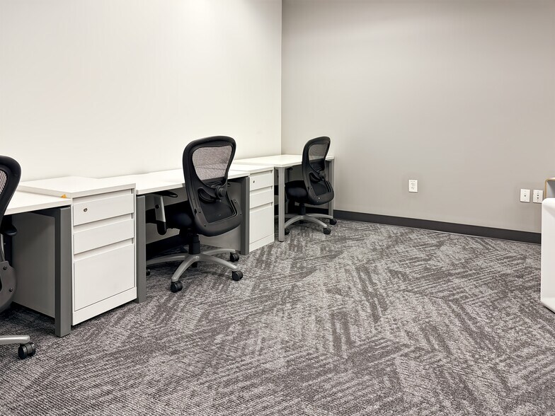 More Photos Of 2550 W Union Hills Dr, Phoenix Coworking Space