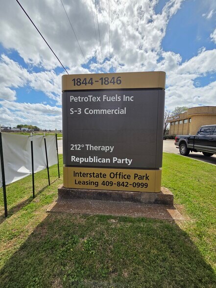 More Photos Of 1844 & 1846 Interstate 10 S, Beaumont Medical For Sale