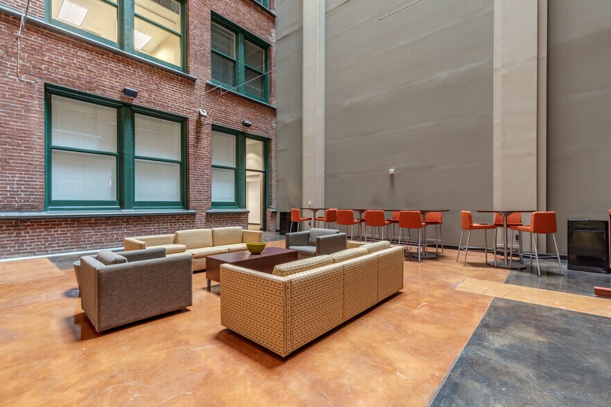 More Photos Of 319 N 4th St, Saint Louis Office Residential For Lease