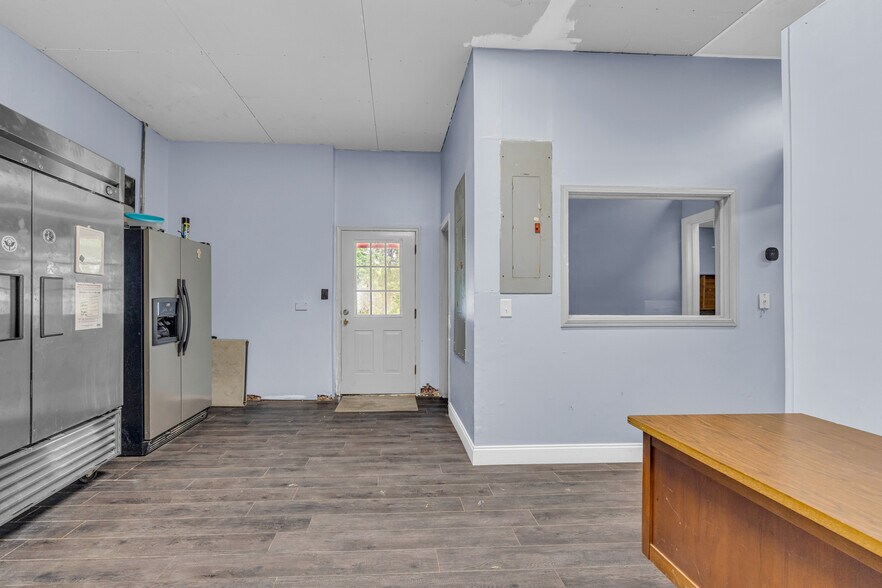 More Photos Of 252 Komplex Dr, Carnesville Warehouse For Sale