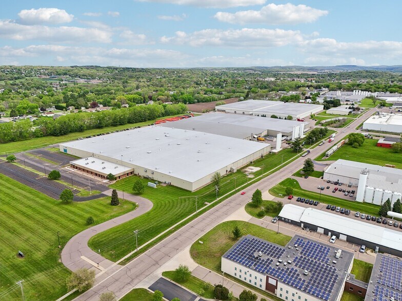 More Photos Of 1300 Sauk Ave, Baraboo Manufacturing For Lease
