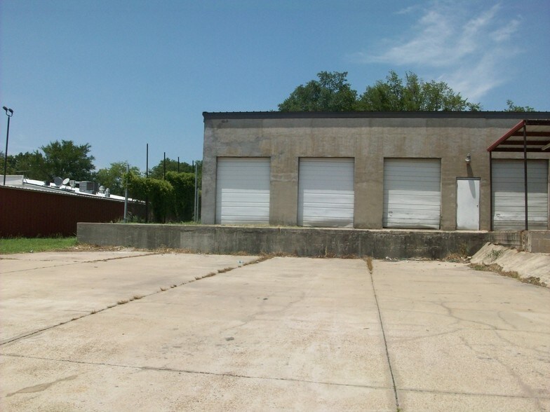 More Photos Of 1202 W 1st St, Mount Pleasant Warehouse For Sale