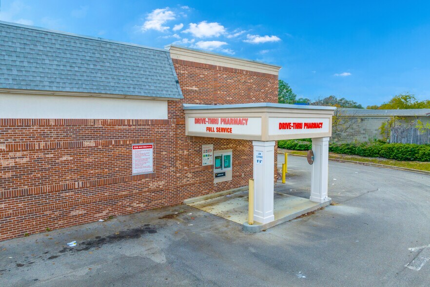More Photos Of 2000 Center Point, Birmingham Drugstore For Sale