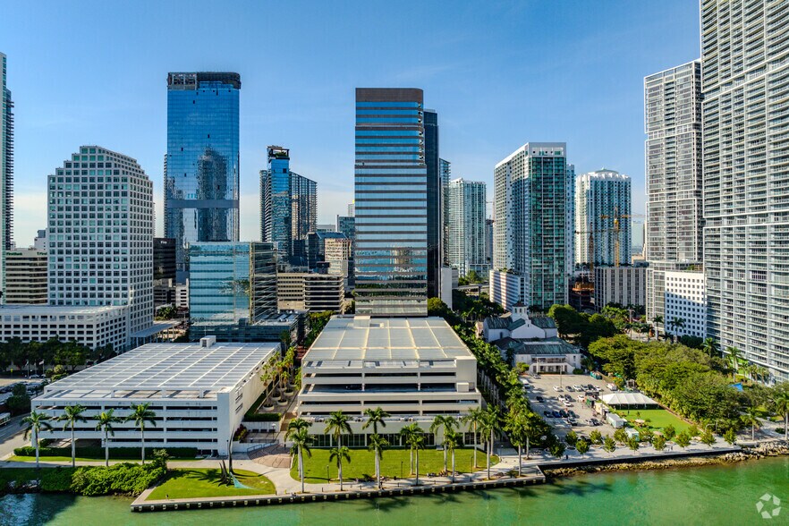 More Photos Of 701 Brickell Ave, Miami Office Residential For Lease