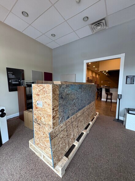 More Photos Of 47 Broad St, Red Bank Flex For Lease