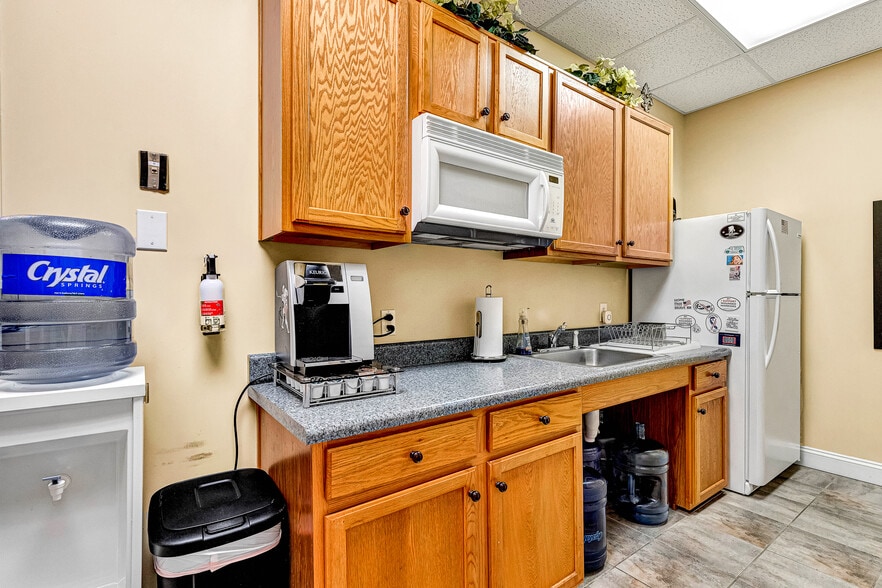 More Photos Of 5368-5380 Twin Hickory Rd, Glen Allen Flex For Sale