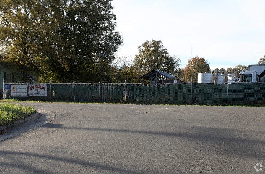 More Photos Of 1404 Angier Ave, Durham Chemical Oil Refinery For Lease