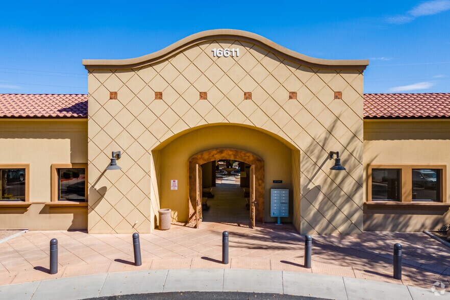 More Photos Of 16611 S 40th St, Phoenix Medical For Lease