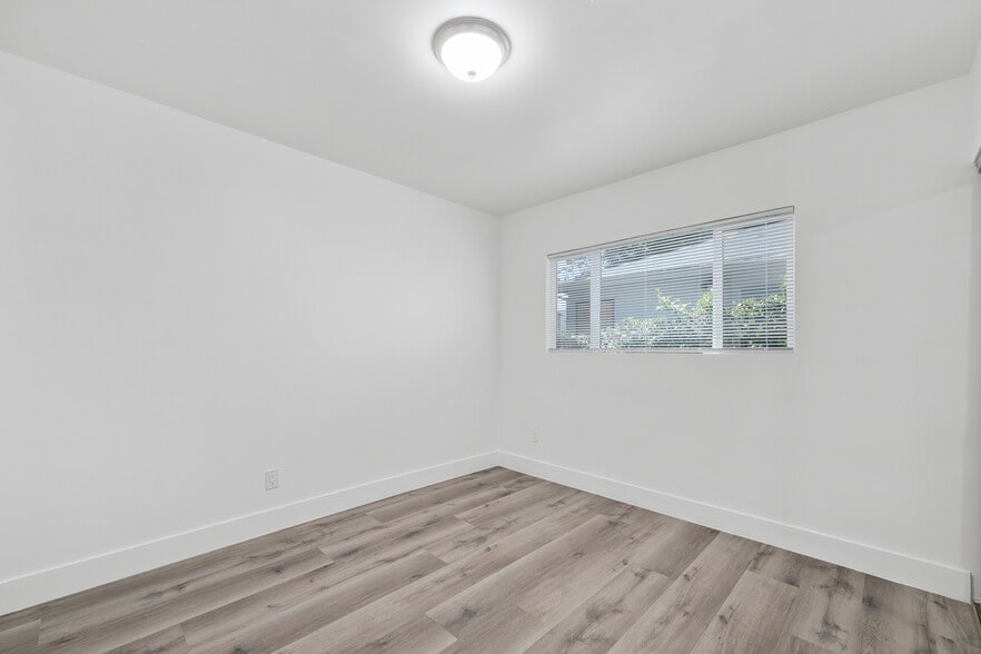 More Photos Of 8710 Sherwood Dr, West Hollywood Multifamily For Sale